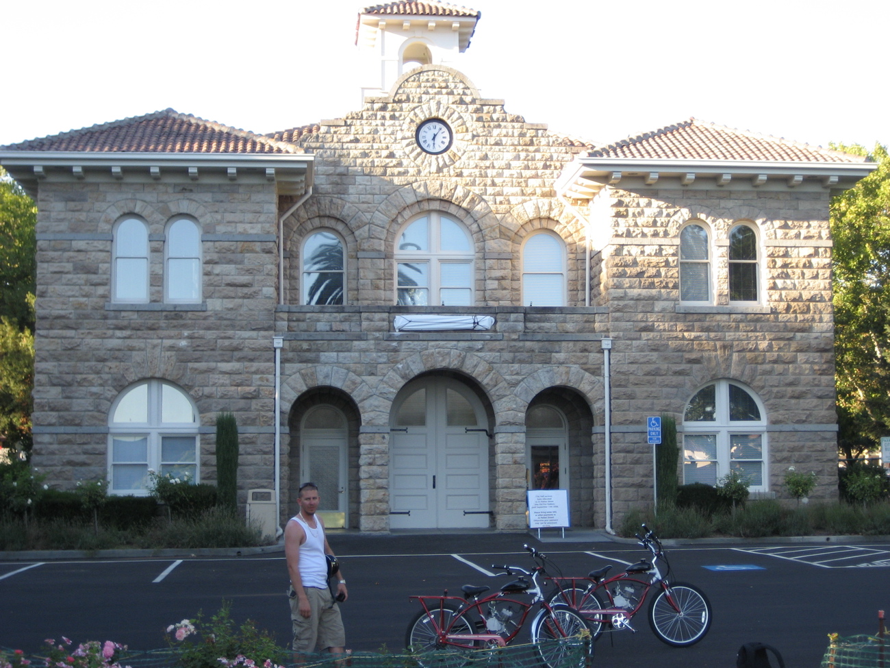 Click image for larger version

Name:	city hall.jpg
Views:	38
Size:	562.8 KB
ID:	2419