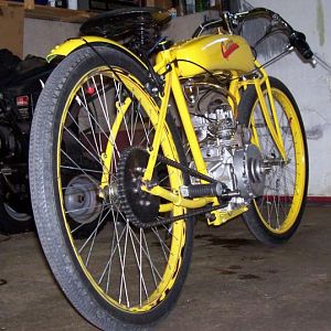 1915 cyclone replica, my first B&S all chain drive build started in the fall of 2009, finished about a year later.