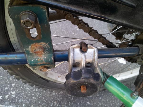 The connector clamped on to my bike.  I had to go farther ahead to clear the 36T and chain, putting the trail really close to the back wheel.