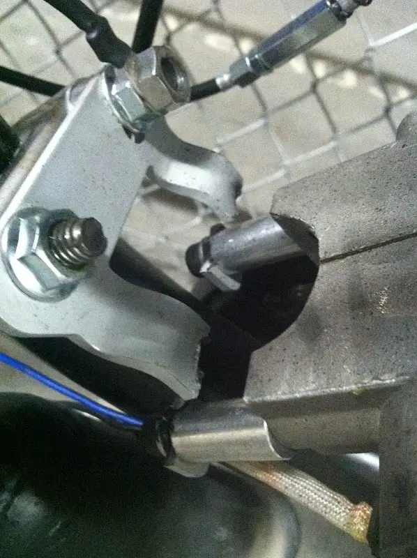 broken-mount.jpg