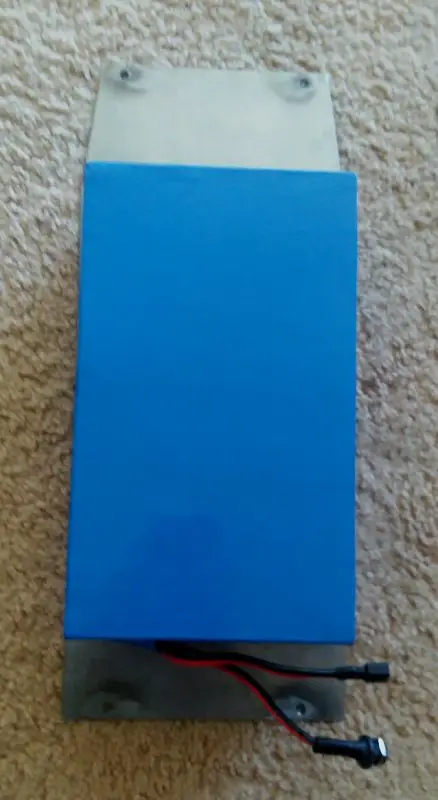 48v. e-twin battery and tank plate.jpg