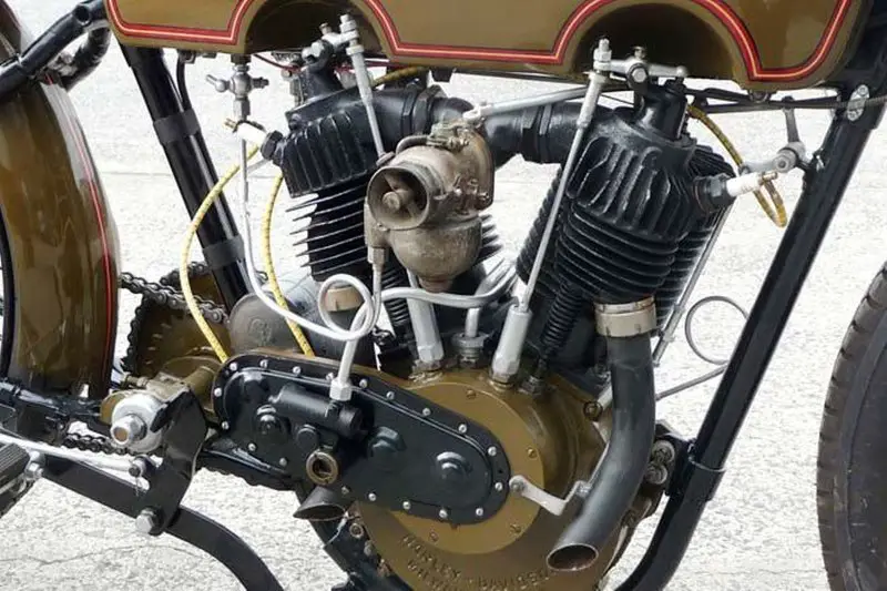 c1924-harley-davidson-1200cc-v-twin-board-track-racer-replica-motorcycle.jpg