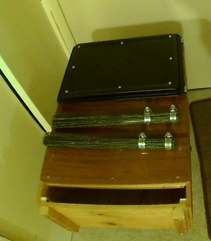 Cajon g.jpg