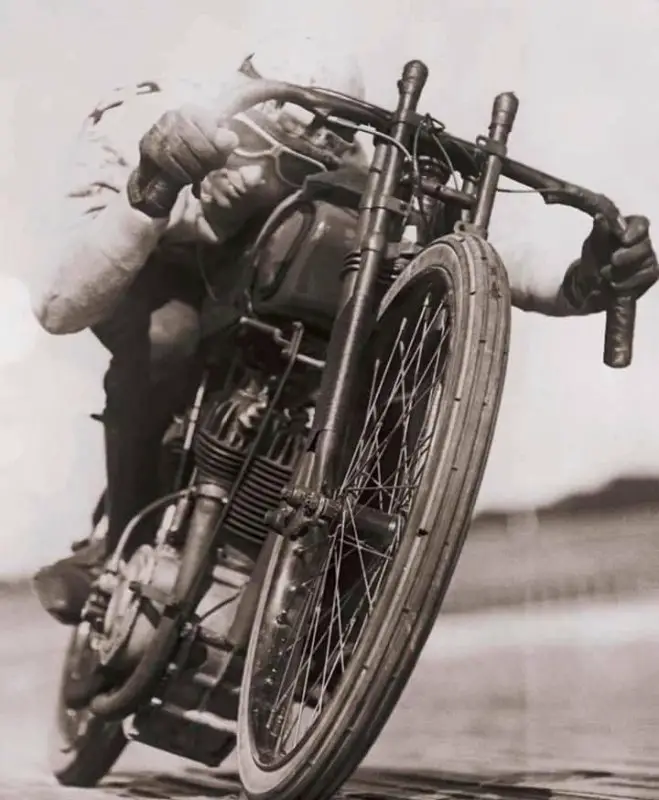 Harley F head twin race bike.jpg