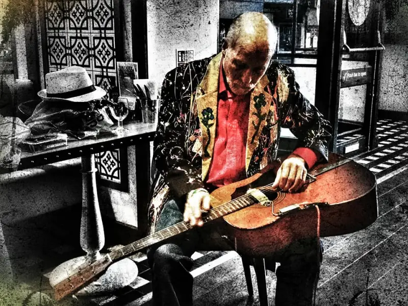 Swanage Oct 4 Harry Ramadan acoustic session 1.png