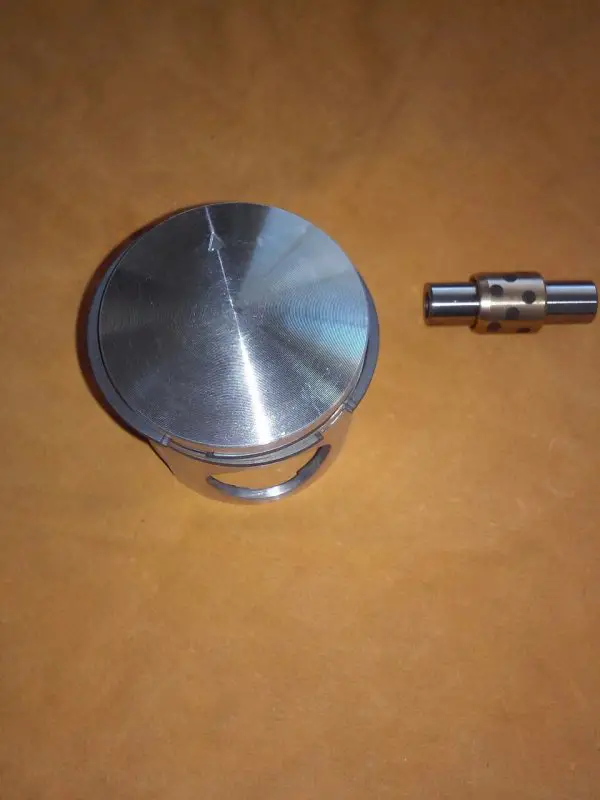 wrist pin and window piston.jpg