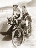 scherl-women-drive-a-motorcycle-with-a-sidecar-1930.jpg