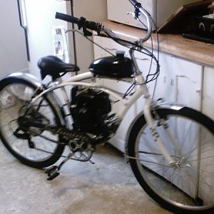 First Club sanctioned build, a 2010 Schwinn Landmark Cruiser with 4 stroke/cycle, wet clutch (steel constant mesh 5:1 transmission) and rear chain dri