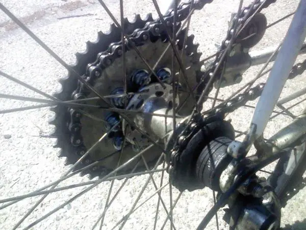 06.12.2011

My homemade "top hat" adapter.

Hopefully it will help pave the way for a dual motor setup on two chain sprockets in the back.