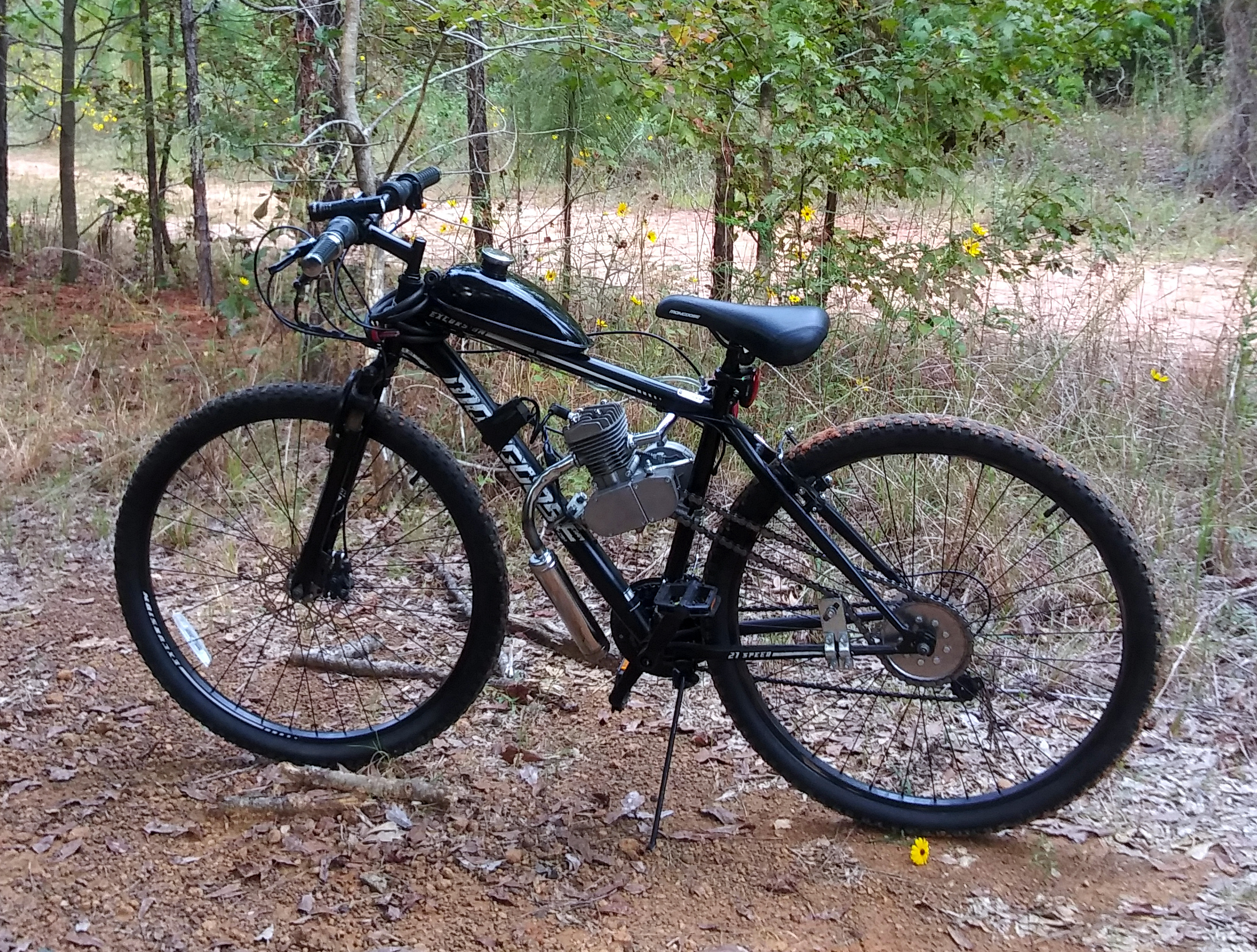 mongoose excursion 29 inch mountain bike