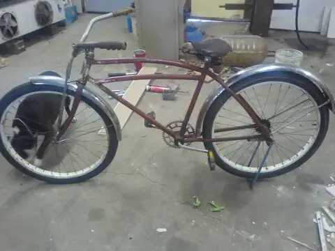 Early 30s schwinn frame, me and my dad fabricated the drop stand