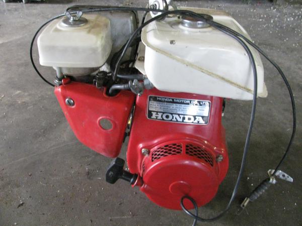 eBay add read 
Honda Horizontal 6hp Engine
  It Has Good Compression & runs!  It comes with everything you see in pics.  Crankshaft key comes with i