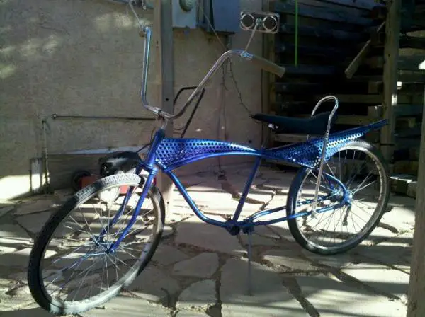 got the mirrors and new seat.  can't wait to finish this bike.