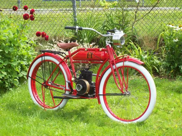 Mike Hermans bike. 3hp techumseh belt drive. Started build June 2010, finished late Sep 2010.
