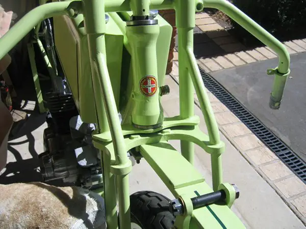 Schinn head stem logo attached