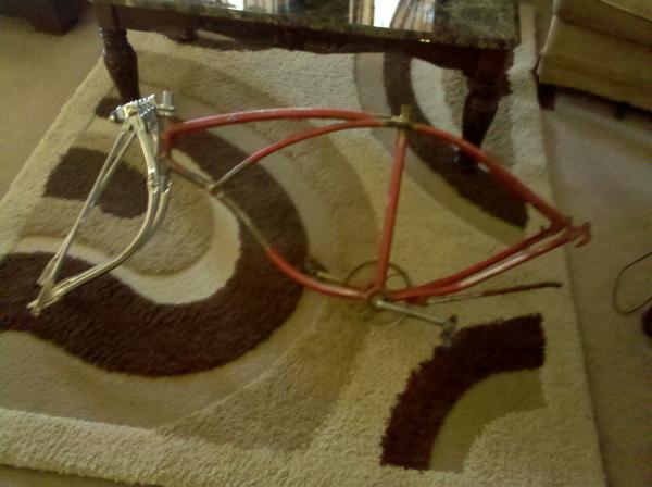The grubbie off the panama is about to get overhauled/ported, and getting changed over to my 62 Schwinn fleet project.  I'm in it to Schwinn it.