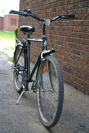 This bike just needed air and new paint on the fenders, back Rack, and recycled seat.  With a tune up as well