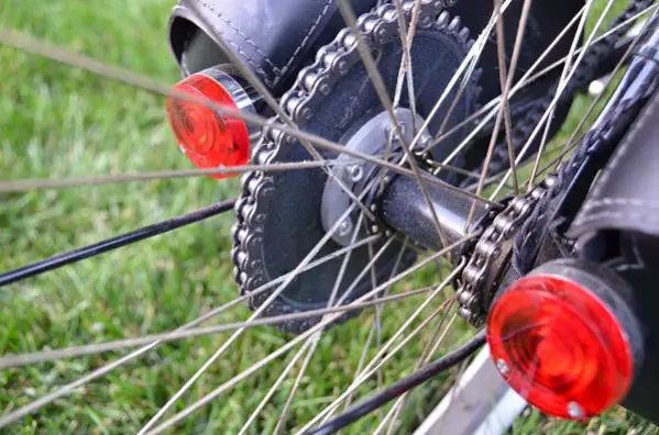This is my issue right now. the alumnum mount witht the engine gear that screws onto my hub has losts its threads and now spins freely. I screwed thre
