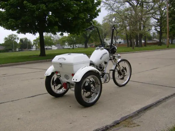 trike with luggage trunk