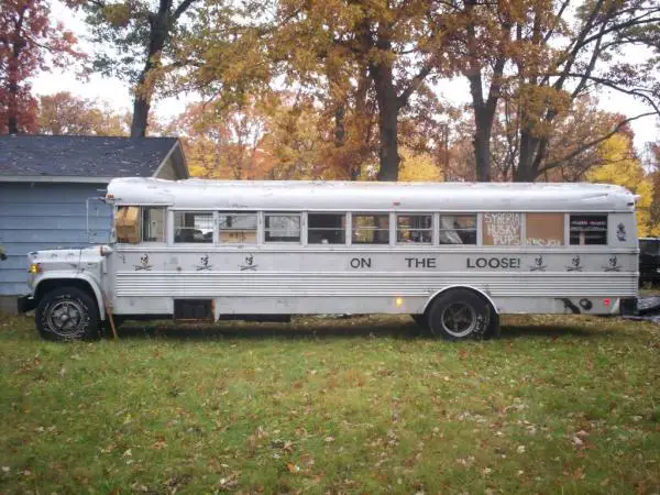 veggie oil powered punk rawk tour bus!