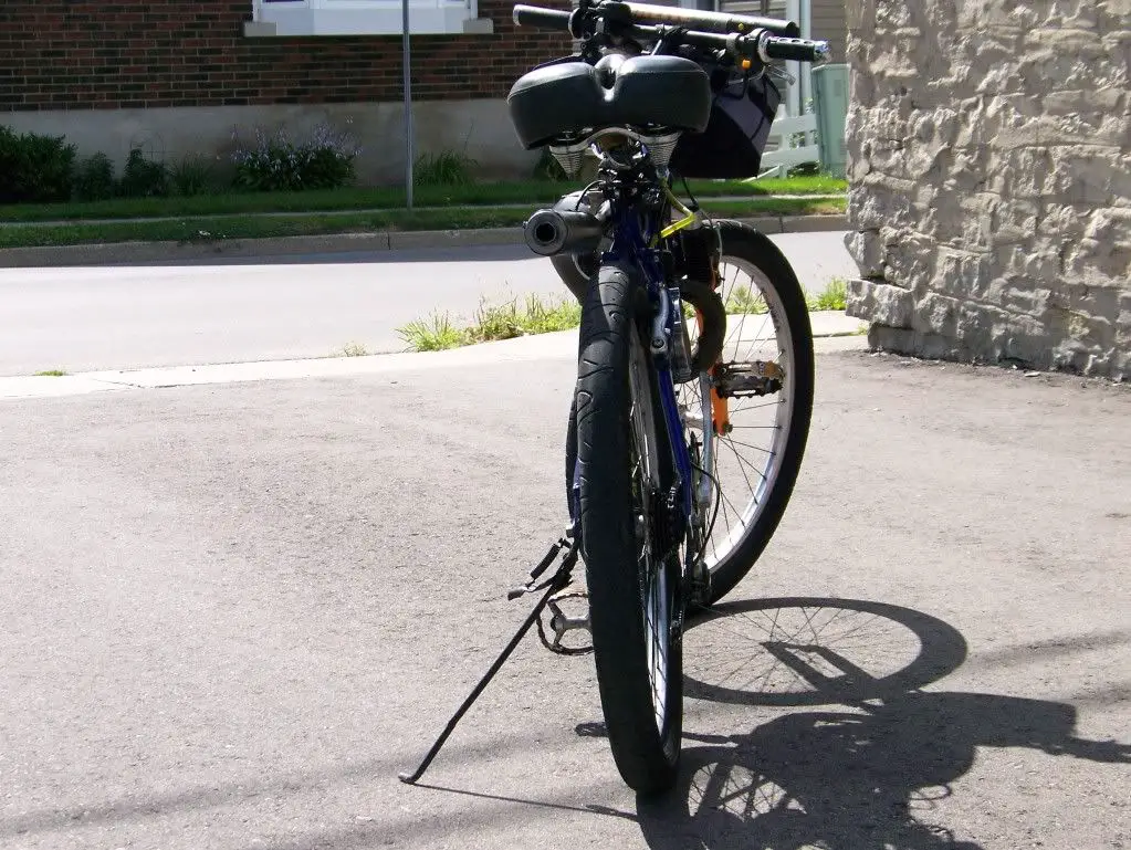 MOTORBIKEAUG2010006.jpg