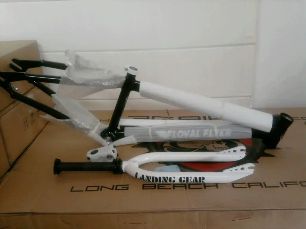 VMBflovalframe.jpg