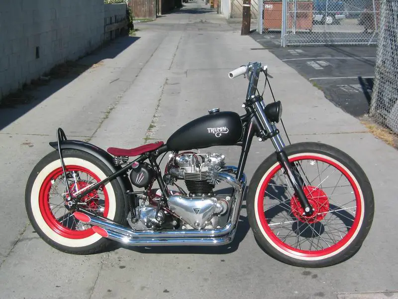 triumph_bobber8.jpeg