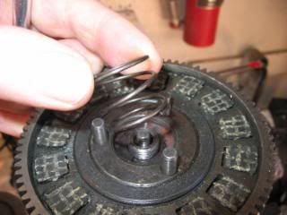 clutchspringtightening018.jpg