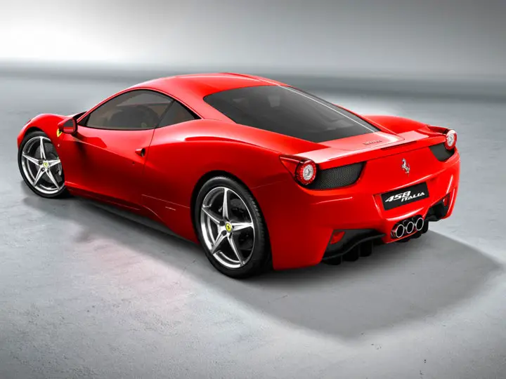 458_italia_rosso_2009_3_4_posteriore_090038car_1024_768-960x540_XUQU2W.jpg