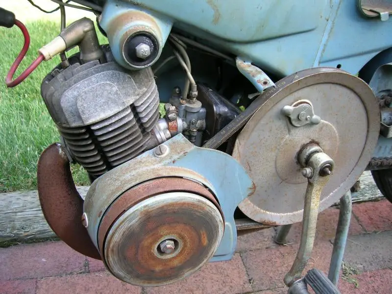 463627d1345751237-ot-mobylette-restoration-has-begun-moby-engine-clutch-left-side.jpg